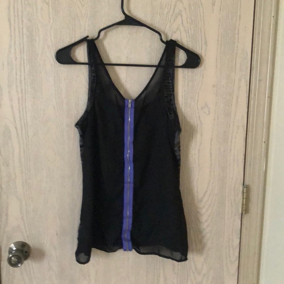 Top - Picture 2 of 2